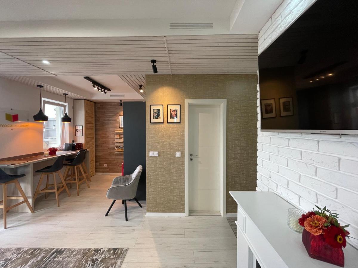 Apartamento Voyage Cubic Adults Only Sibiu Exterior foto